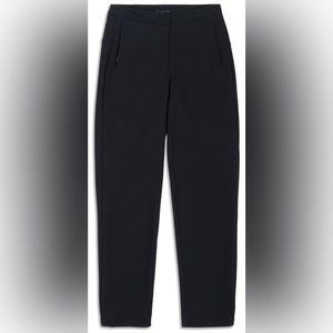BRAND NEW Lululemon On The Move pant Size 2